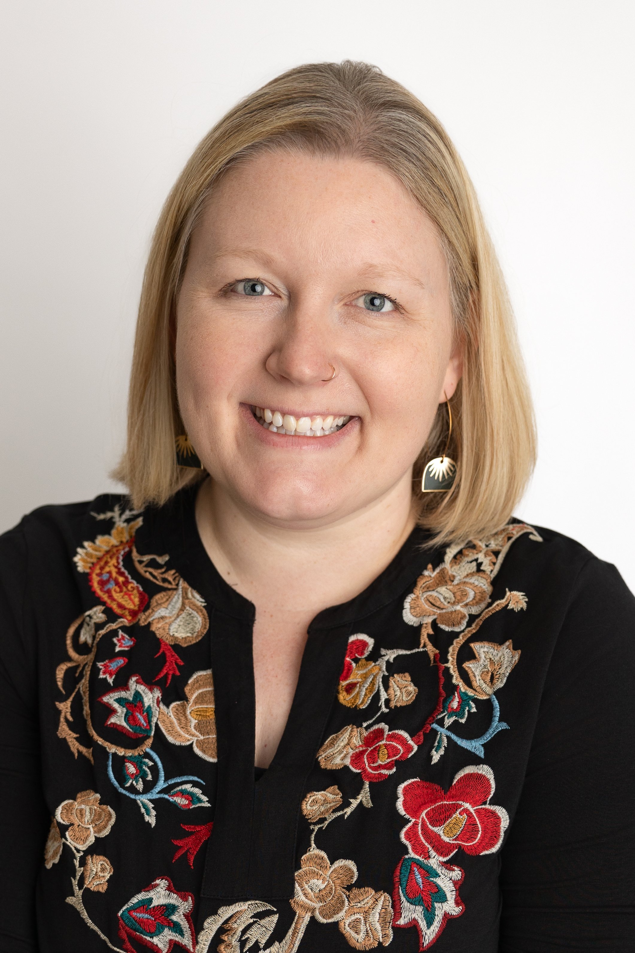 Angela Lewis-Dmello Headshot