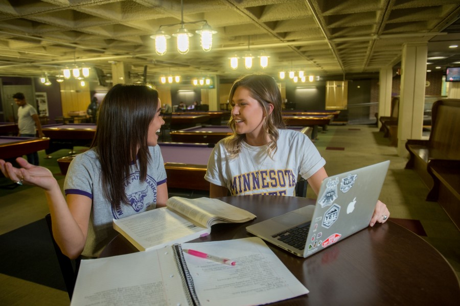 Students studying at maverick bullpen