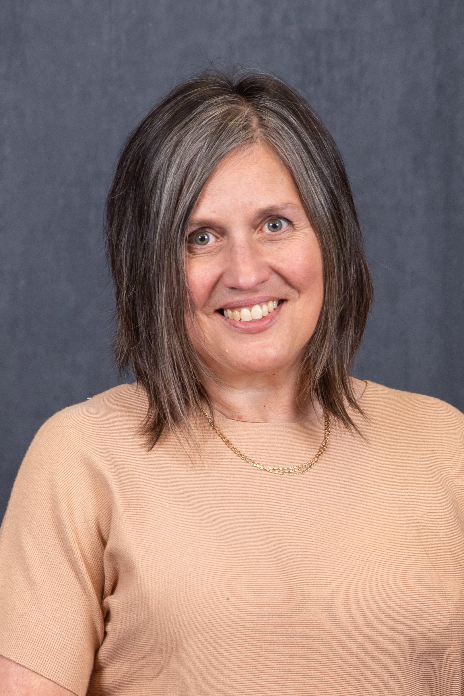 Photo of Lindsay Murn Smiling
