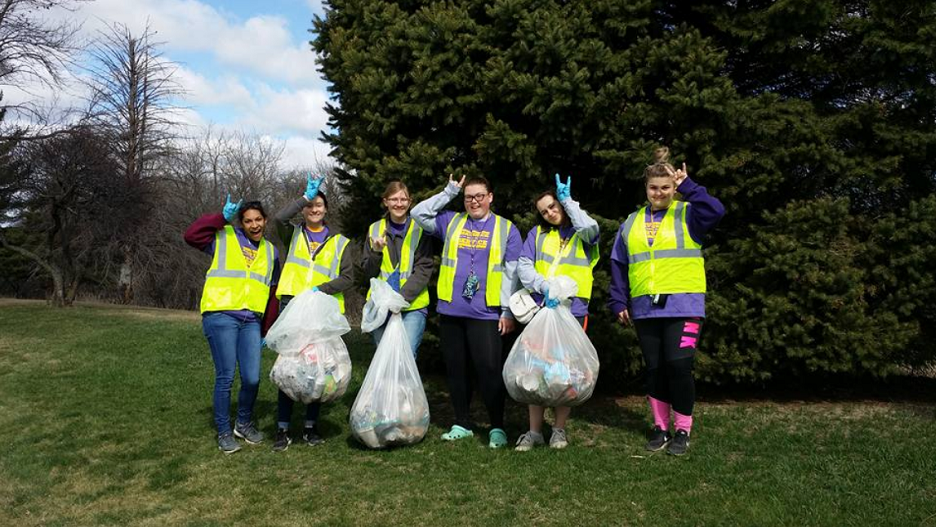 Picture of student volunteers during Maverick Day of Service