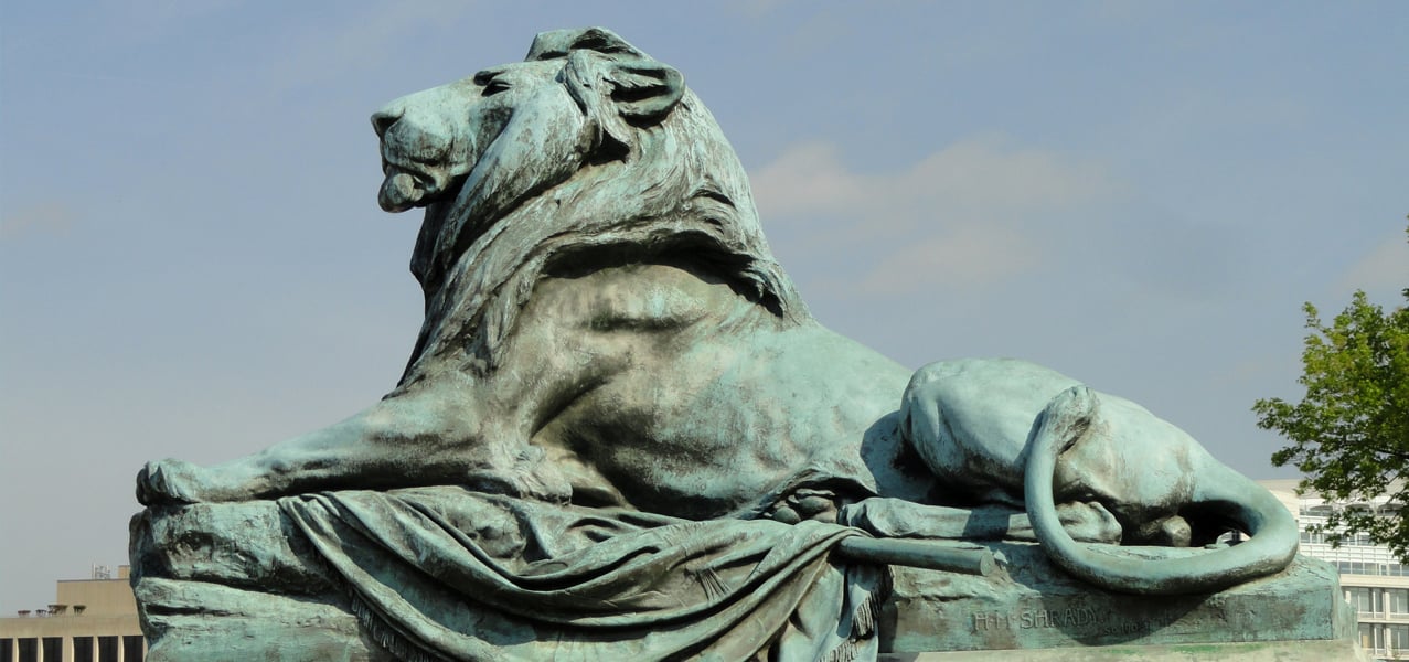 Lion sculpture outside Grant's Tomb