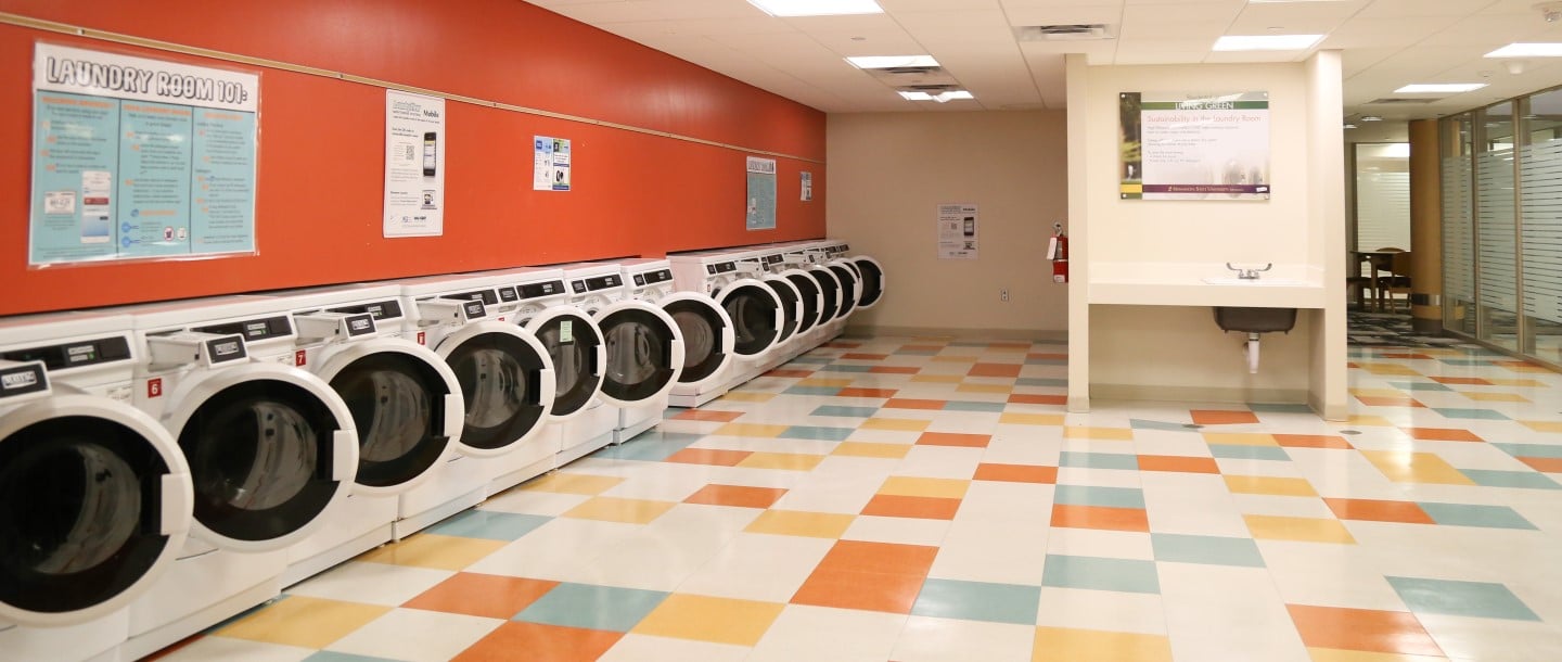 The laundry room in Preska with washing machines and dryers